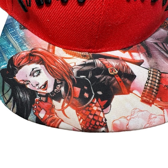 DC Comics- Men's Harley Quinn Embroidered Red Snapback Flat bill Cap- Six Flags - Picture 3 of 11